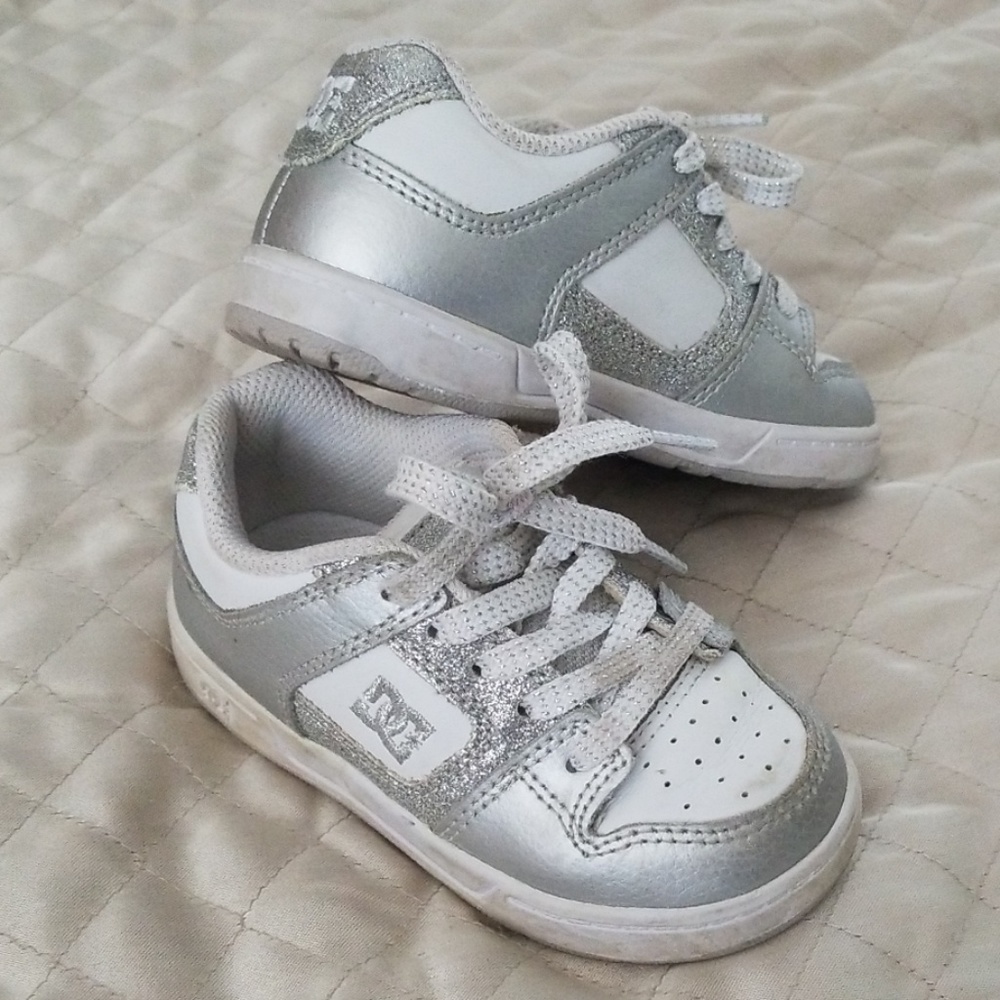 DC shoes
